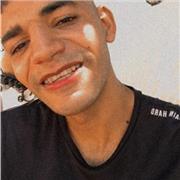 Soy técnico en administración comerciante y entreno mucho en el Gym